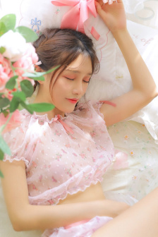 男人把蛋伸进女人下面